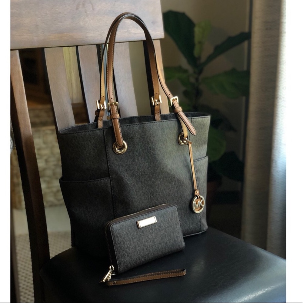 Michael Kors Jet Set Tote and matching wallet